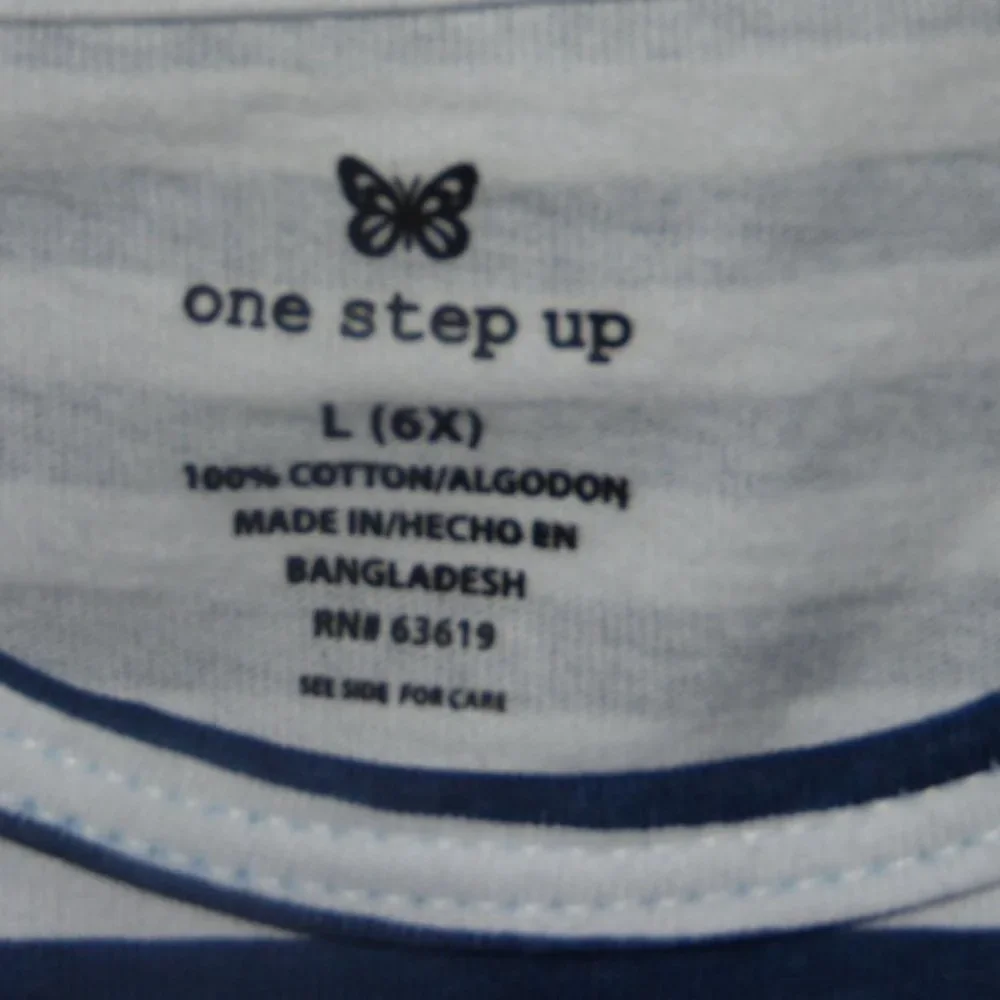 T-Shirt - Picture 2 of 2